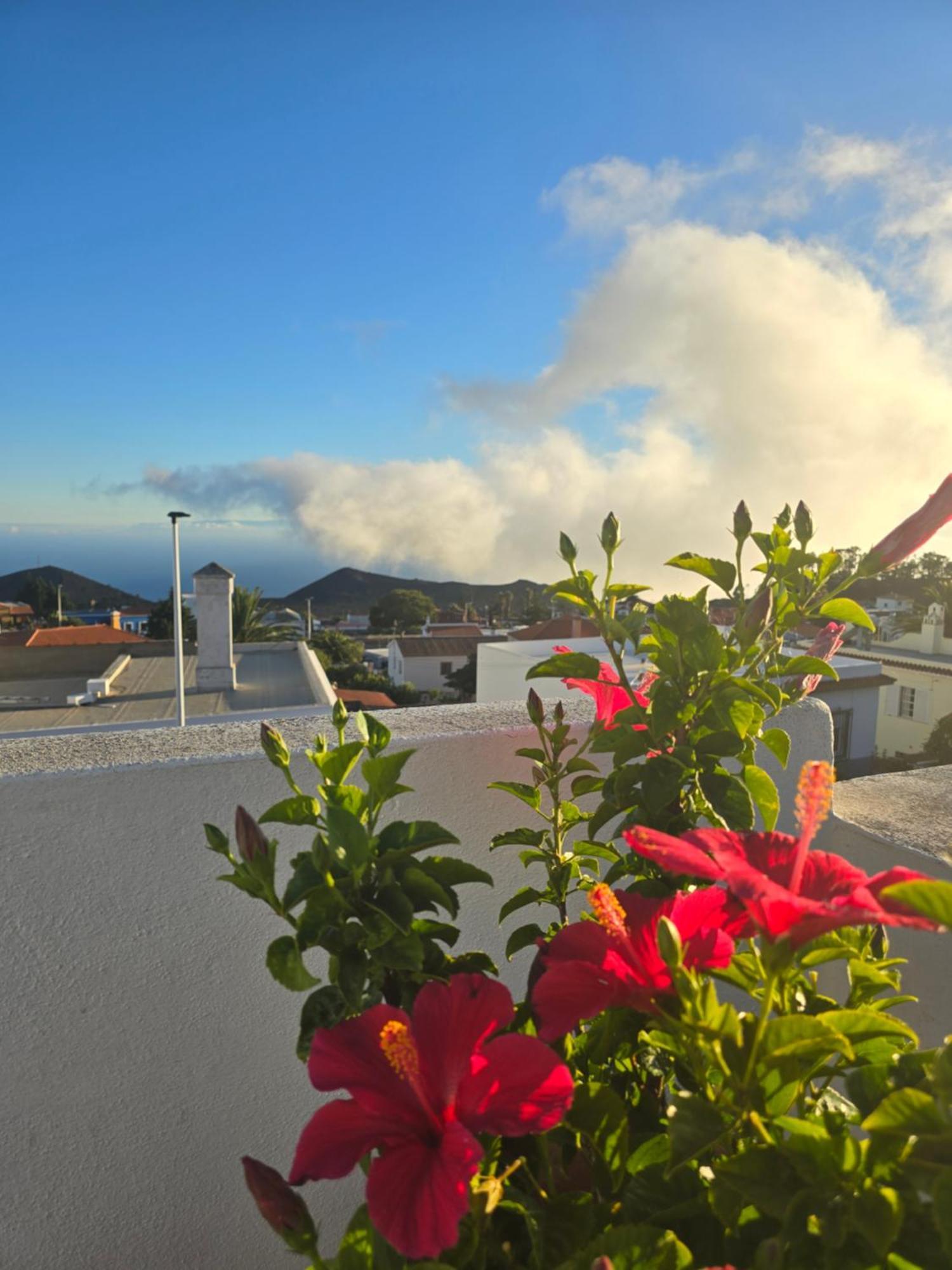 Apartamentos Los Volcanes Fuencaliente de la Palma Esterno foto